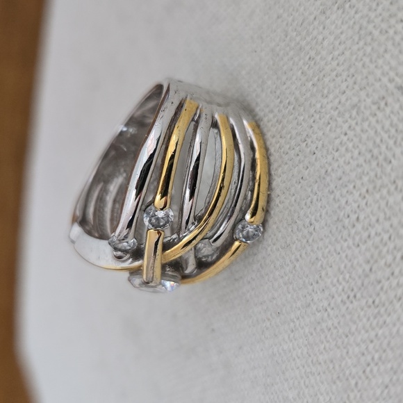 Two-Tone Rhinestone Ring Size 9 - Picture 2 of 6